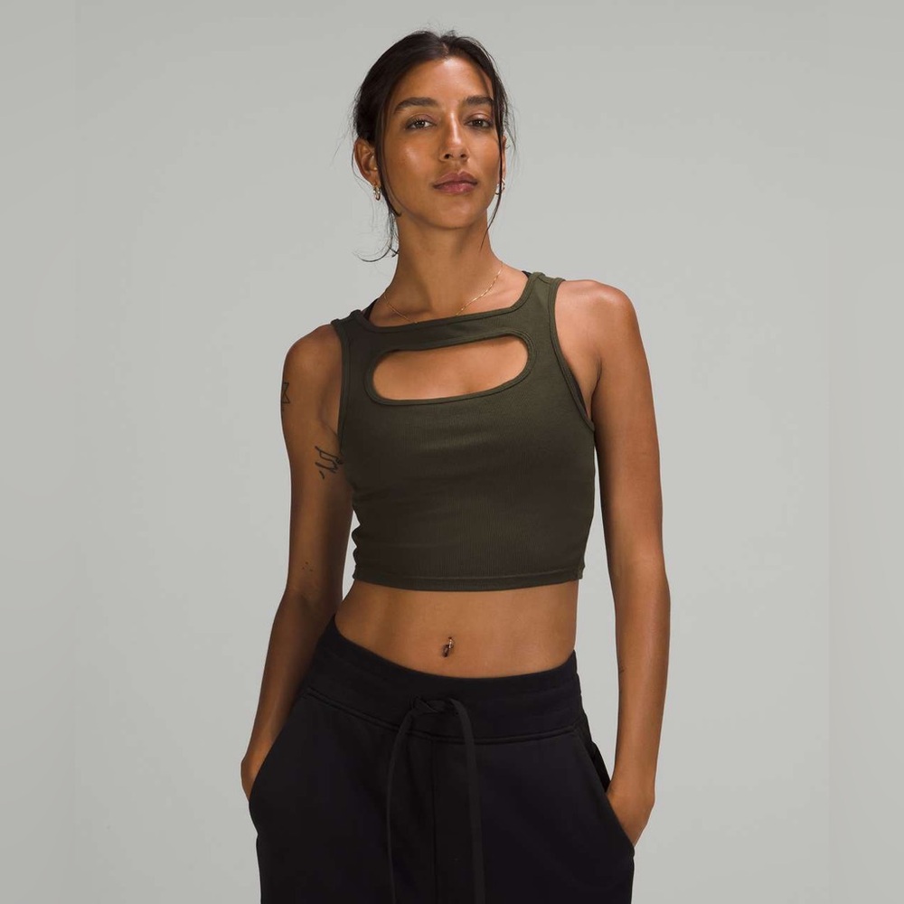 Lululemon LA Front Cut-Out Crop Tank in Dark Olive size 2